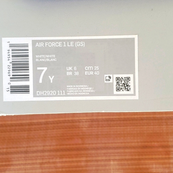 Nike Air Force 1 LE GS Kids White Sneakers - Picture 6 of 8